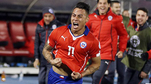 Chủ nhà Chile vào chung kết Copa America nhờ người hùng Vargas