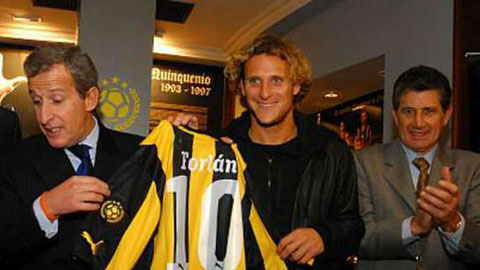 Diego Forlan hồi hương, gia nhập Penarol