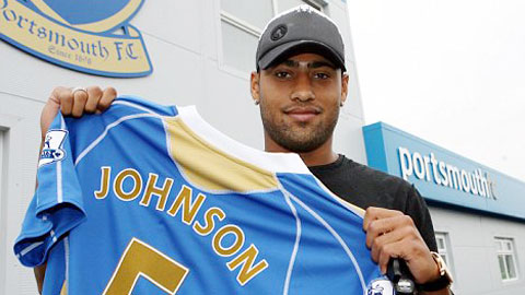 Glen Johnson gia nhập Stoke