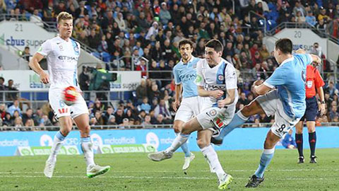 Nasri ghi bàn muộn, Man City thắng sít sao Melbourne City