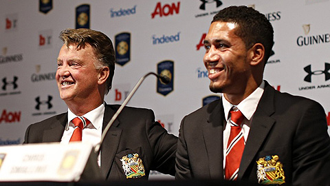 Smalling không ngại cạnh tranh vị trí với Ramos Smalling không ngại cạnh tranh vị trí với Ramos