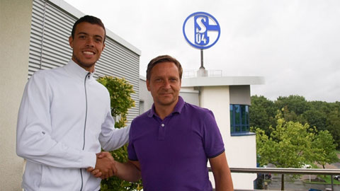 Di Santo gia nhập Schalke