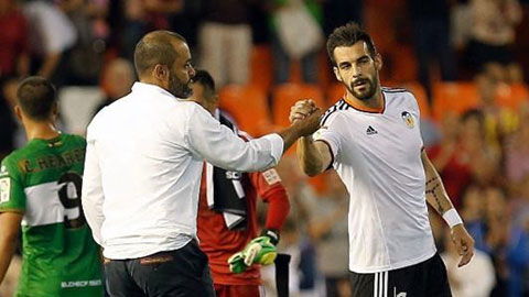 Valencia sốt sắng thanh lý Negredo