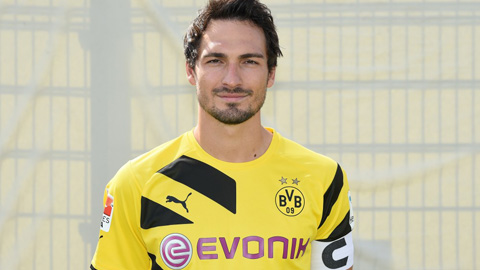 Trung vệ Hummels bí mật có mặt ở Manchester