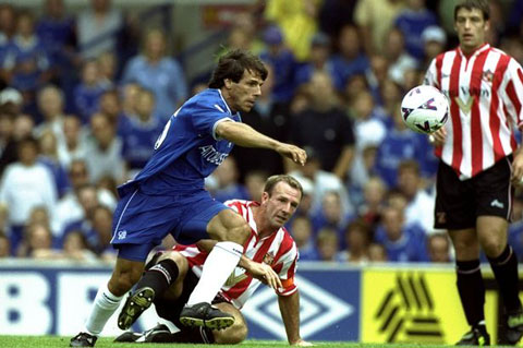 Chelsea (áo xanh) từng đè bẹp Sunderland ở lượt đi trước khi đại bại ở màn tái đấu