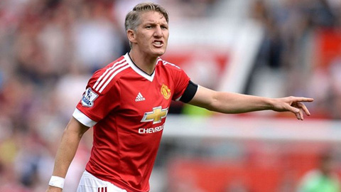 Schweinsteiger lại thể hiện sự hào phóng với NHM