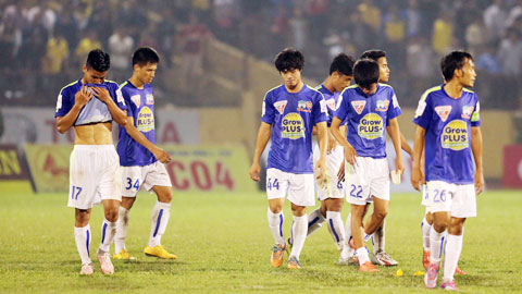 Bóng đá - V.League: Tỷ phú hết tiền, ngôi sao trụ hạng