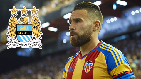 Man City tranh Otamendi với M.U