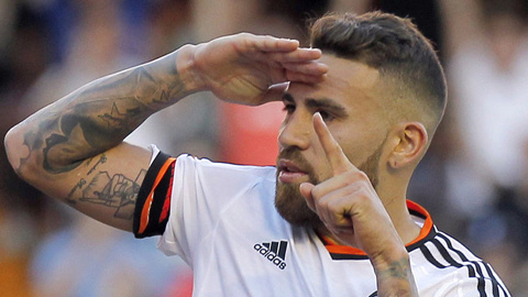 Otamendi từ chối dự vòng play-off Champions League với Valencia để tới M.U