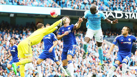 Man City nên giữ Mangala