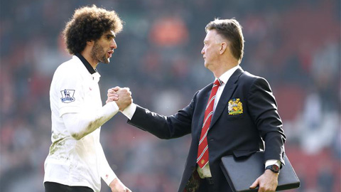 Fellaini sẽ thay Rooney đá trung phong thời gian tới