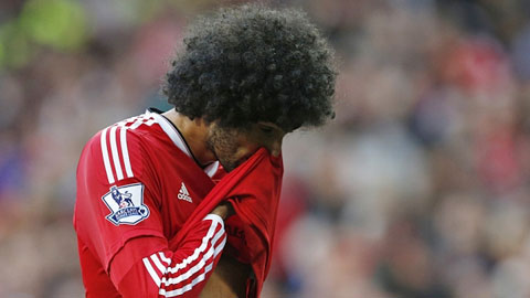 Fellaini không phải là “số 9”