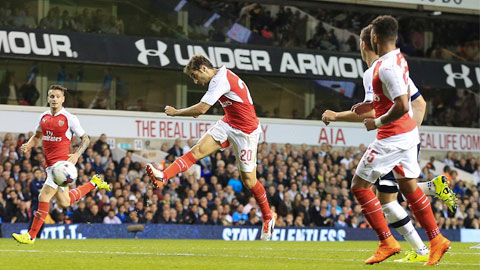 Flamini bất ngờ tỏa sáng, Arsenal loại Tottenham khỏi cúp Liên đoàn