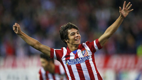 Oliver Torres thường xuyên bị thay ra giữa chừng