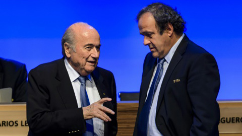Ảnh chế scandal của Blatter và Platini Ảnh chế scandal của Blatter và Platini