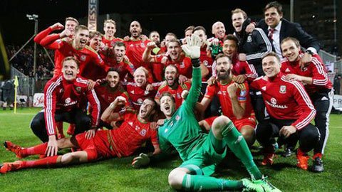 Xứ Wales lần đầu dự EURO: Gặp thời một tốt cũng thành công... Xứ Wales lần đầu dự EURO: Gặp thời một tốt cũng thành công...